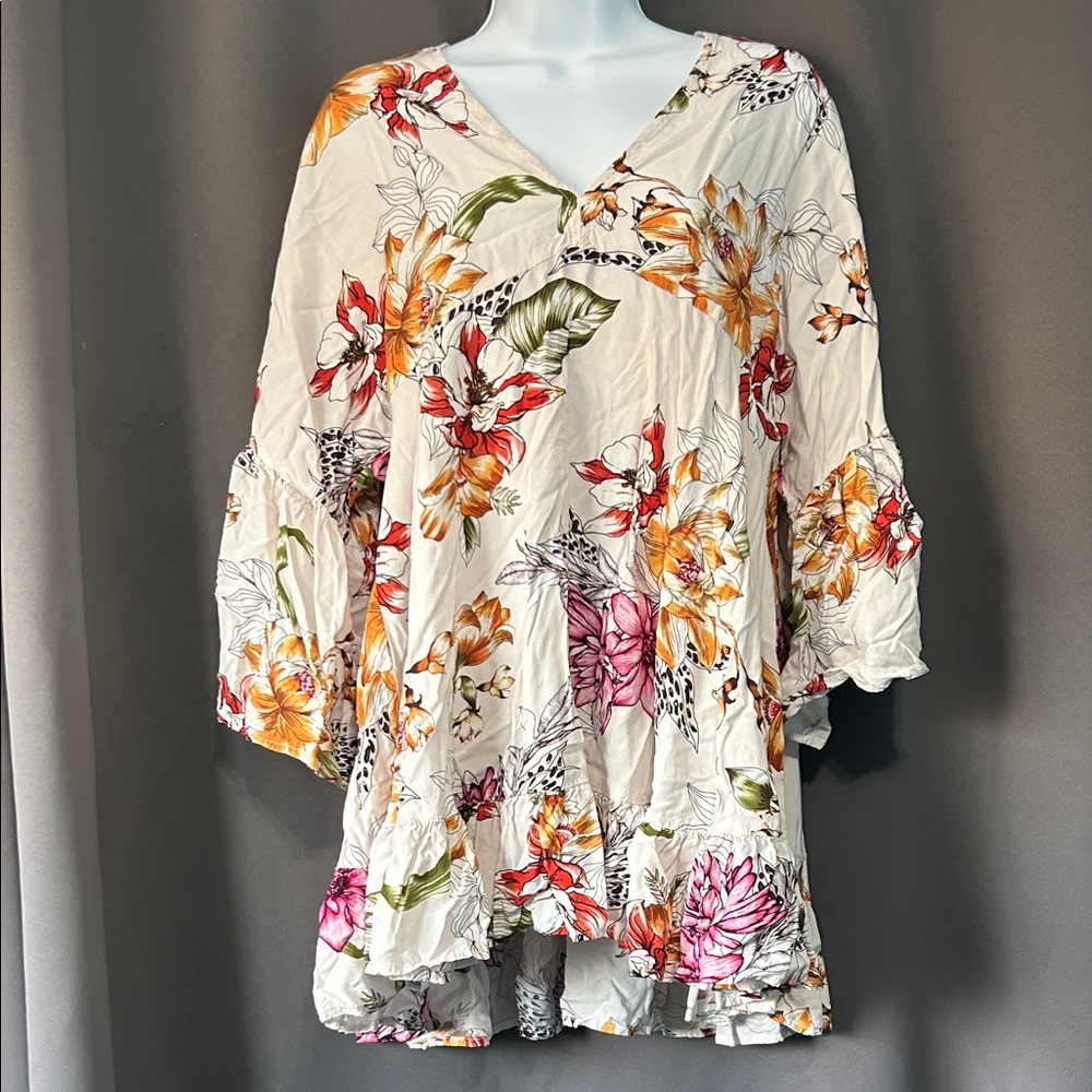 Label of Love Floral Print Tunic size: Medium
